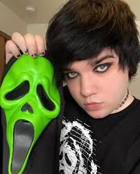 Ghost vault mask with adjustable straps and metal buckles