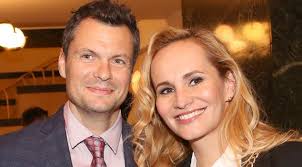 In 2002, she performed the title role in the famous czech musical, kleopatra, at prague's broadway theatre. Razna Monika Absolonova Po Oznameni Rozchodu Vystehovala Kafe Cz