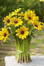 How To Floral Lifestyle Blog By Expert Julie Mulligan Dinner Party Summer Flowers Asparagus