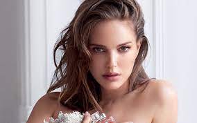 Published on february 13, 2019. Natalie Portman Naked Miss Dior Eau De Parfum Campaign Fashion Gone Rogue