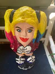 Harley Quinn Parodie Figur, massiver Gartenzwerg, Gartenzwerg 24 cm,  inspiriert von DC Comics Batman, Birds of Prey Parodie, garten deko