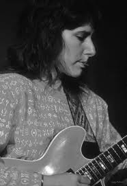 Elliott Sharp: sax, guitar