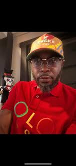 Ladies beware of this man. He's is a narcissist with bipolar. He lures you  in by future faking and pretending to be caring and religious then he  manipulates you. If you ask