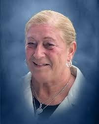 Effie Blackburn's Instagram, Twitter & Facebook