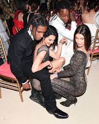 Kendall jenner ﻿slipped in between a$ap rocky 's legs at the met gala, and she brought a friend. Kendall Jenner And A Ap Rocky Had A Very Pda Y Moment Inside The Met Gala Jenner Outfits Kendall Jenner Met Kendall Jenner Outfits