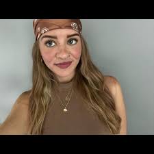 Not a froggy. But look at those tiny peets!