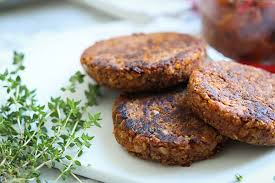 Diese Grunkern Bohnen Buletten Gehoren Zu Meinen Absoluten Lieblingsrezepten Doch Ich Habe Lange Hin Und Her Uber Rhabarber Chutney Lebensmittel Essen Rezepte