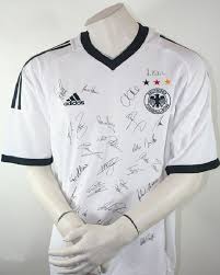 Gemeinsam mit dem dfb präsentierte ausrüster adidas das. Adidas Deutschland Trikot Wm 2002 Team Signiert Dfb Neu Xl Spieler Trikot De Marktplatz Retro Vintage Fussball Trikots Von Superstars