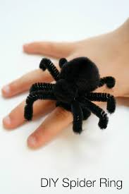 Spiders don't always have to be black! Diy Spider Ring Fantastic Fun Learning Halloween Crafts For Kids Easy Halloween Crafts Halloween Preschool