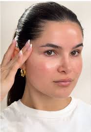 If your eyes need a little extra love, our Multi-Task Serum Eye Masks hug  the contours of your under-eyes, delivering potent actives like  Niacinamide, Algae Extract, and Allantoin right where they’re ...