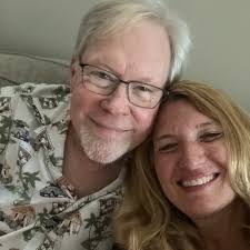 Dee Pennington's Instagram, Twitter & Facebook