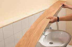 Badezimmer ablage wandregal holz metalldach holz akzente foto auf holz regal weiss form und farbe diy pergola. Echtholz Im Bad So Bleibt Es Lange Schon Selbermachen De