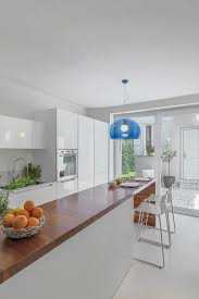Comment Creer Le Parfait Coin Repas Dans La Cuisine En 2020 Cuisine Moderne Decoration Cuisine Design De Cuisine Moderne