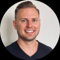 Kate Dechant's Instagram, Twitter & Facebook