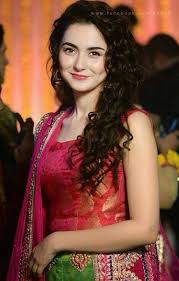 Hania aamir age & wiki: Hania Amir Biography Hd Pictures Age Height Education Family Sister Mother Father Brother Dramas Wedding 2021