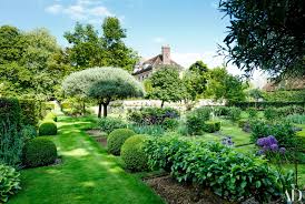 This French Country Estate Boasts Unbelievably Beautiful Gardens By Louis Benech French Country Garden Decor French Garden French Garden Design