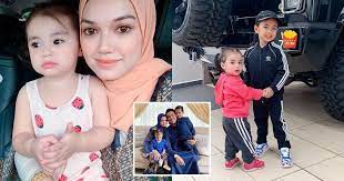 Puteri sarah liyana megat (born december 1, 1985) is famous for being entrepreneur. Syaikhul Sumayyah Semakin Besar Makin Comel Puteri Sarah Pula Ligat Berniaga Nona