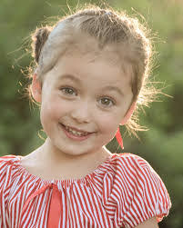 Naomi Hanks's Instagram, Twitter & Facebook