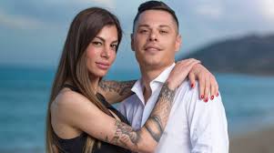 Jun 16, 2021 · oronzo carinola e valentina de biasi durante la quinta edizione di temptation island sono stata una coppia molto discusa e l'esuberanza di lui con le tentatrici ha costretto valentina a chiedere. Temptation Island 2018 Quarta Puntata La Trappola Di Lara E Il Bacio Di Martina Magazine
