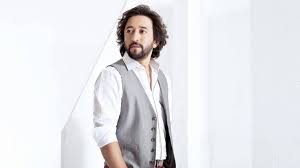 Fettah can 12 ekim 1975 yılında bursa'nın karacabey ilçesinde dünyaya geldi. Strong Reaction From Singer Fettah Can To Pkk