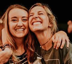 Polly Flanigan's Instagram, Twitter & Facebook