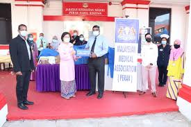 Pengarah kesihatan perak, datuk dr ding lay ming berkata, pihaknya mengambil maklum mengenai gambar memaparkan. Pengarah Kesihatan Jabatan Kesihatan Negeri Perak Facebook