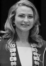 Sandra Hocking's Instagram, Twitter & Facebook