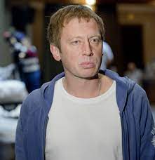 В детстве занимался дзюдо, хоккеем, играл за юношескую сборную мончегорска. Mihail Truhin Ob Alkogolizme Togda Mne Kazalos Chto Ya Sbityj Letchik Starhit Ru