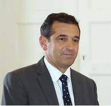 Aġġornata: Is-Segretarju Parlamentari Chris Agius jittajjar minn karozza  f'Bormla