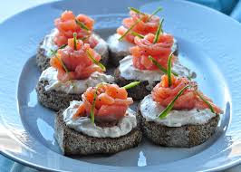 Crostini Con Mousse Di Philadelphia E Salmone Habemus Fame