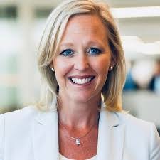 Amber Cunha's Instagram, Twitter & Facebook