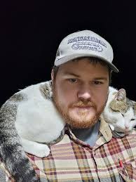 Meet the laid-back stray cat in my shop