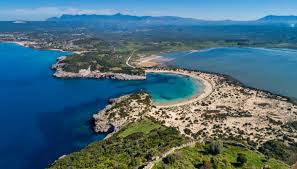 Ronaldo and his family stayed at costa navarino for the second consecutive year, with sources claiming that his stay at the luxury hotel cost €8,000 a night. Costa Navarino In Grecia La Meta Amata Dalle Star Di Hollywood Siviaggia