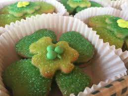 Our cookie bouquets have been carefully selected from the best bakeries to make it easy for you to have a cookie bouquet delivered to your door or to a loved one. St Patrick S Day Cookie Delivery Shamrock Cookie Bouquets Leprechaun Cookie Assortments Holiday Gift Baskets Gourmet Cookies Online Cookies From Scratch