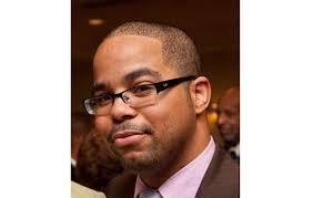 THAAO DILL APPOINTED NEW CEO OF MEDIA COUNCIL: This Just In: Thaao Dill has  been appointed the new chief executive officer for the Media Council of  Bermuda. He succeeds Don Burgess, whose