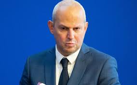 He is the french directeur général de la santé since 8 january 2018. On Va Notamment Surveiller La Situation Aux Antilles Jerome Salomon Directeur General De La Sante