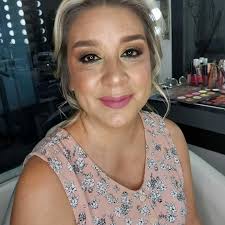 Boda de plata de @luluve100 . Un honor volver a peinarte para este día  especial. Por muchos años más Bendiciones...... #peinadosdeboda  #peinadosbonitos #maquillaje #peinadosrecogidos #gloriamarin #hairnovias