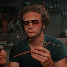 What is this Hyde is holding ? : r/That70sshow