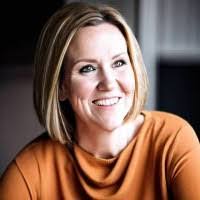 Kelly Mickelson's Instagram, Twitter & Facebook