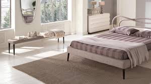 Panca contenitore piedi letto / 121 x 42 x 43 cm bakaji cassapanca pouf contenitore poggiapiedi per camera da letto panca sgabello con struttura in legno rivestimento in tessuto seduta apribile imbottita colore beige dimensioni arredamento ingresso : Panca Con Piedi In Metallo Conificato Imbottita In Gomma Idfdesign