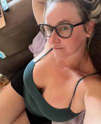 I know I'm an older woman now, and that I'm probably not as attractive as I  used to be, but if someone wants to meet me it would make me very happy