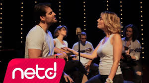 Ekranların güzel ve sempatik oyuncusu özge özder müzisyen sevgilisi sinan güleryüz ile evlendi. Sinan Guleryuz Feat Ozge Ozder Senle Ben Youtube Sarkilar Muzik Muzik Videolari