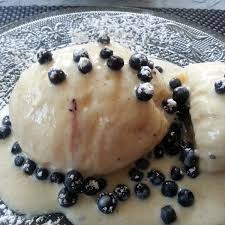Mini Germknodel Mit Heidelbeeren Rezept Hefeklosse Lebensmittel Essen Rezepte