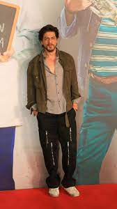 He married gauri khan on 25 october 1991. Shah Rukh Khan Spotted At Kaamyaab Screening In Mumbai