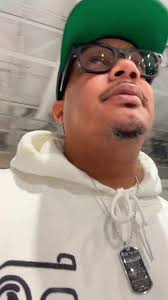 Instagram 用户 Nito Brown