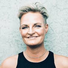 Tara Horton's Instagram, Twitter & Facebook