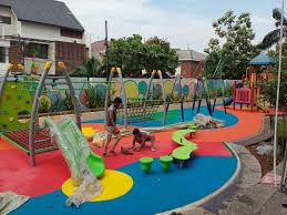 Kami Ada Kontraktor Pembuatan Playground Outdoor Untuk Taman Bermain Anak 089604376367 Di 2020 Kolam Renang Kolam Anak