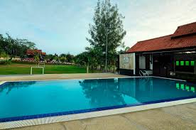 Homestay ini dilengkapi dengan swimming pool yang terletak berhadapan dengan laut. Desa Balqis Beach Resort Kuala Linggi Melaka Gokelah