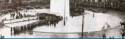 The former is often credited as being the widest street in the world, with an incredible 16 lanes at some points, while the latter became famous as the. Se Inaugura El Obelisco Porteno El Historiador