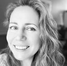 Katherine Miles's Instagram, Twitter & Facebook